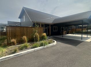 411 Azalea Ct, Talent, OR 97540