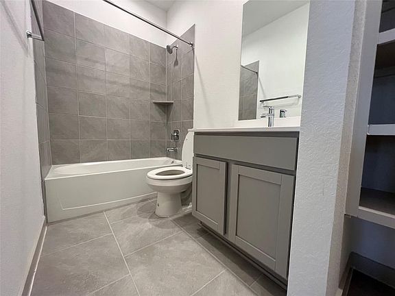 5th image of 19027 Derrington Manor Ln