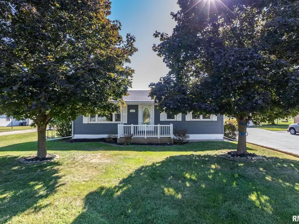 140 S Roosevelt St, North Pekin, IL 61554