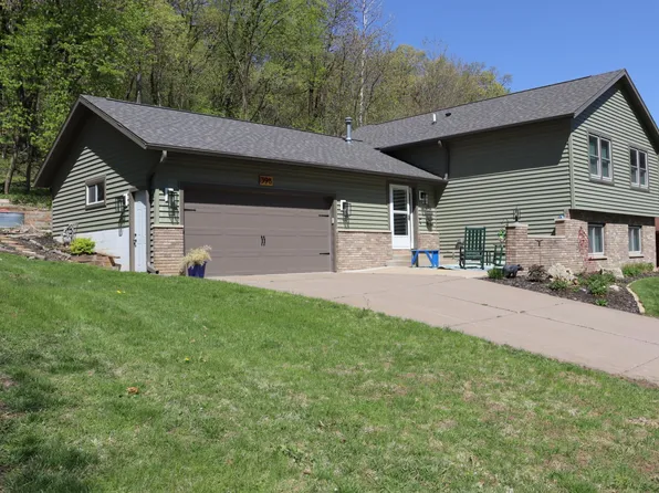 398 Pleasant Hill Dr, Winona, MN 55987