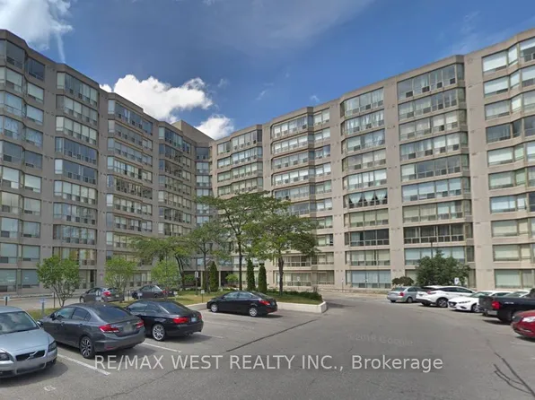 309 Major Mackenzie Dr E #513, Richmond Hill, ON L4C 9V5