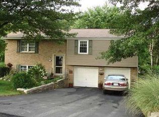 402 Brookston Dr, Cranberry Township, PA 16066