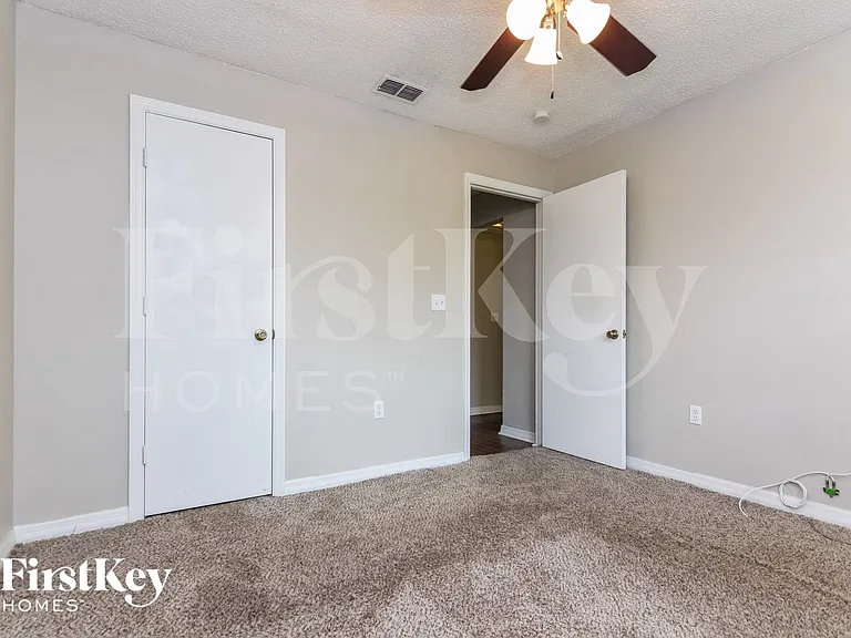 1719 Sandalwood Cir SW — Photo 11