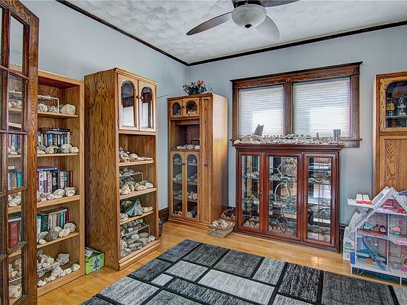 4th image of 545 Holm Avenue
