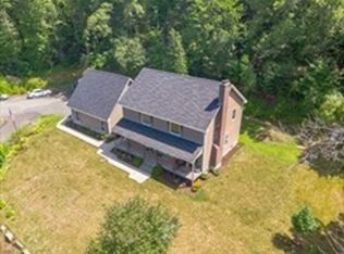 52 Washington Rd, Brimfield, MA 01010