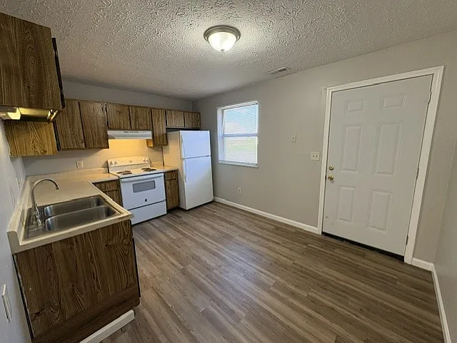 1028 Belle Valley Dr #6 — Photo 8