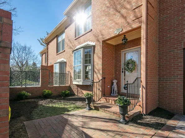 1087 Taborlake Dr, Lexington, KY 40502
