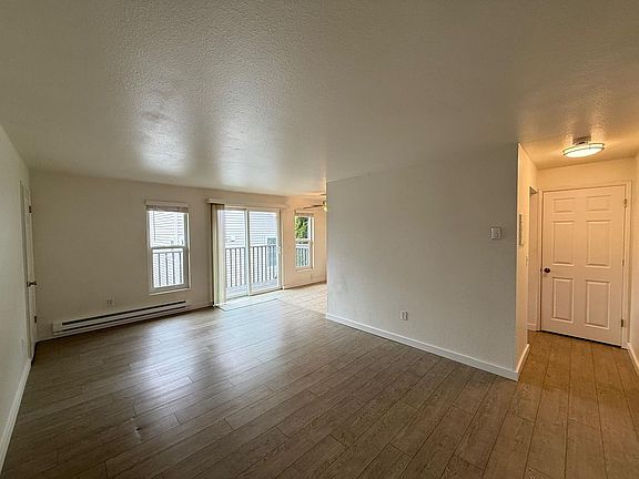 4th image of 12326 33rd Ave NE APT 5