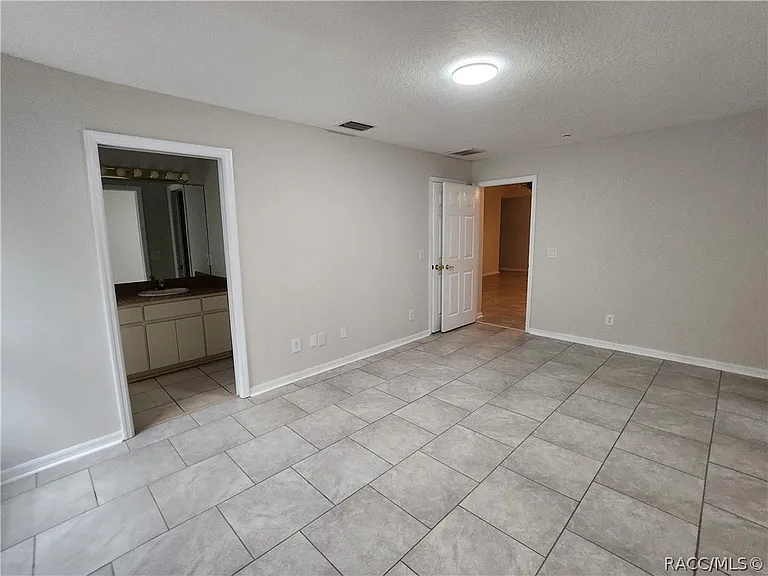 6521 E Grayson St — Photo 9