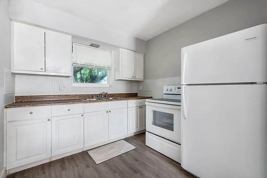 1826 Sherman Street Unit 7 - 1 — Photo 2