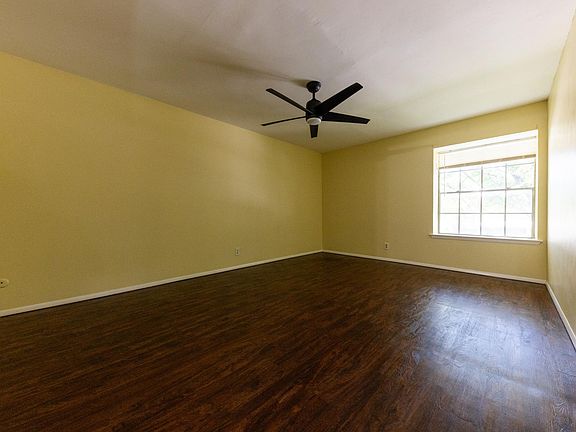 5th image of 3112 Faye Dr APT E
