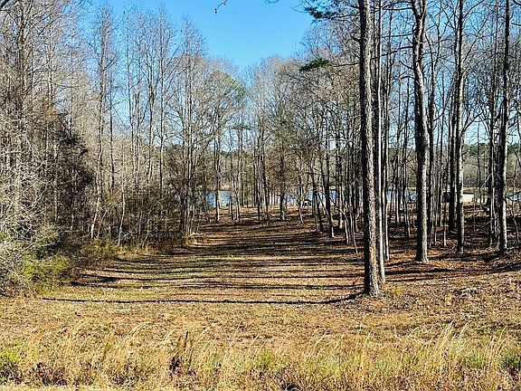 3rd image of 622 Lake Varner Dr