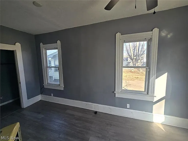 1087 E 64th St — Photo 10