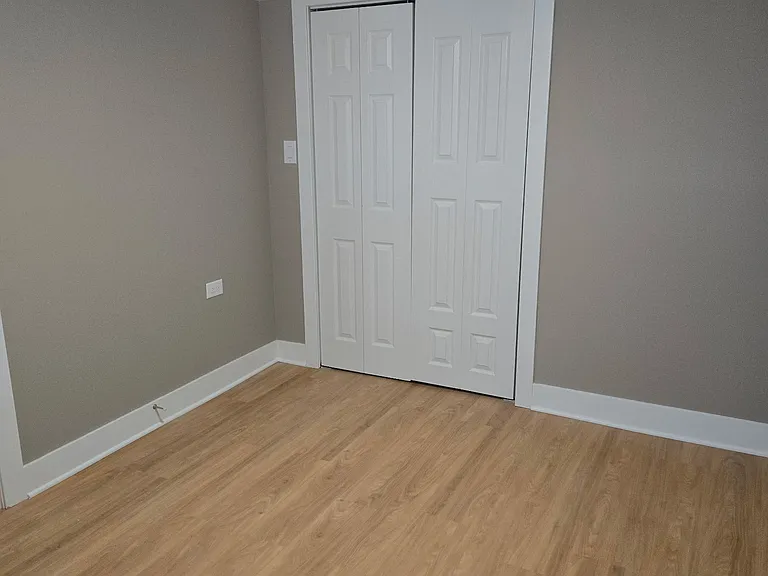7647 N Greenview Ave — Photo 17