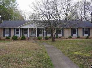 1059 Meadowbrook Dr, Milan, TN 38358