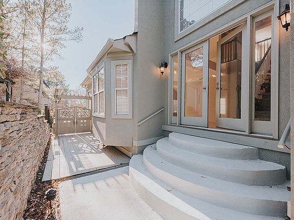 3rd image of 2338 Oakwood Way SE