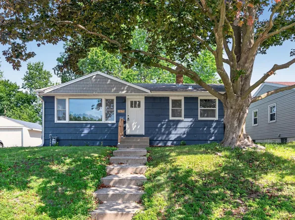 2075 Hawthorne Ave E, Saint Paul, MN 55119