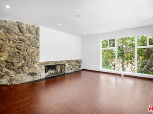 830 Teakwood Rd, Los Angeles, CA 90049