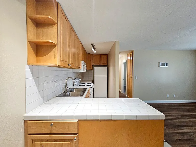 5946 Lauretta St — Photo 15