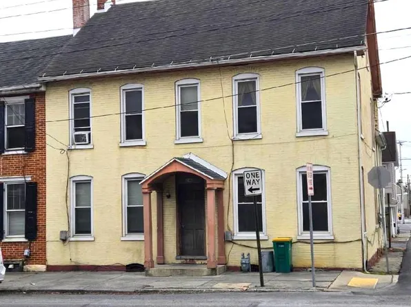 248 E Queen St APT 2, Chambersburg, PA 17201