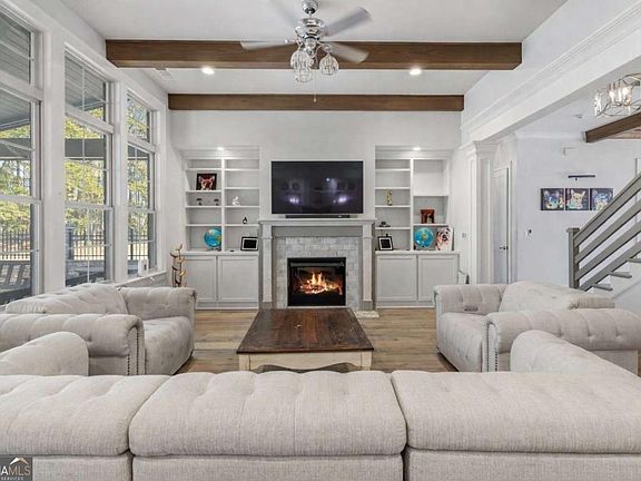 3rd image of 220 River Meadow Ln