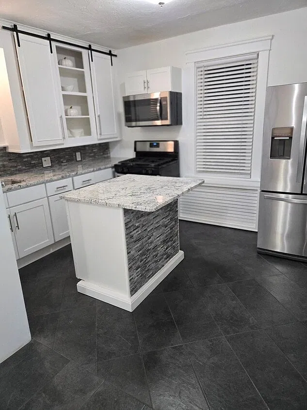 2 bed, 675 sqft, $1,650 — Photo 2