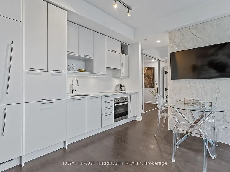 199 Richmond St W #1201 — Photo 6