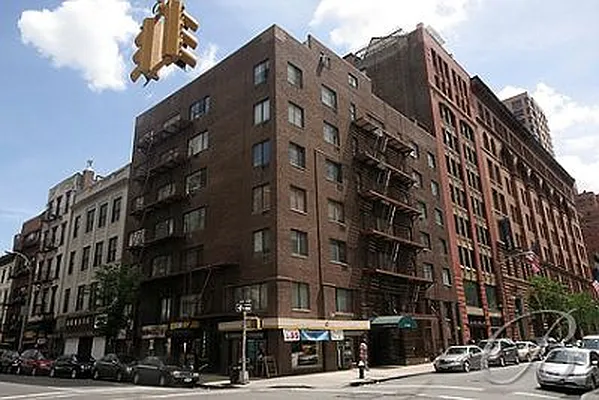 Rented by Bellmarc Realty | media 17