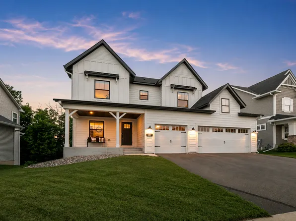 107 Maple Ter, Waconia, MN 55387