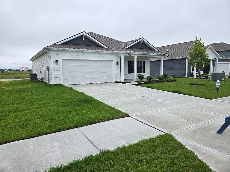 9203 Hemingway Dr — Photo 1