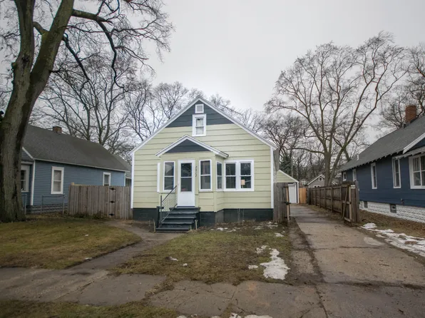 2917 7th St, Muskegon Heights, MI 49444