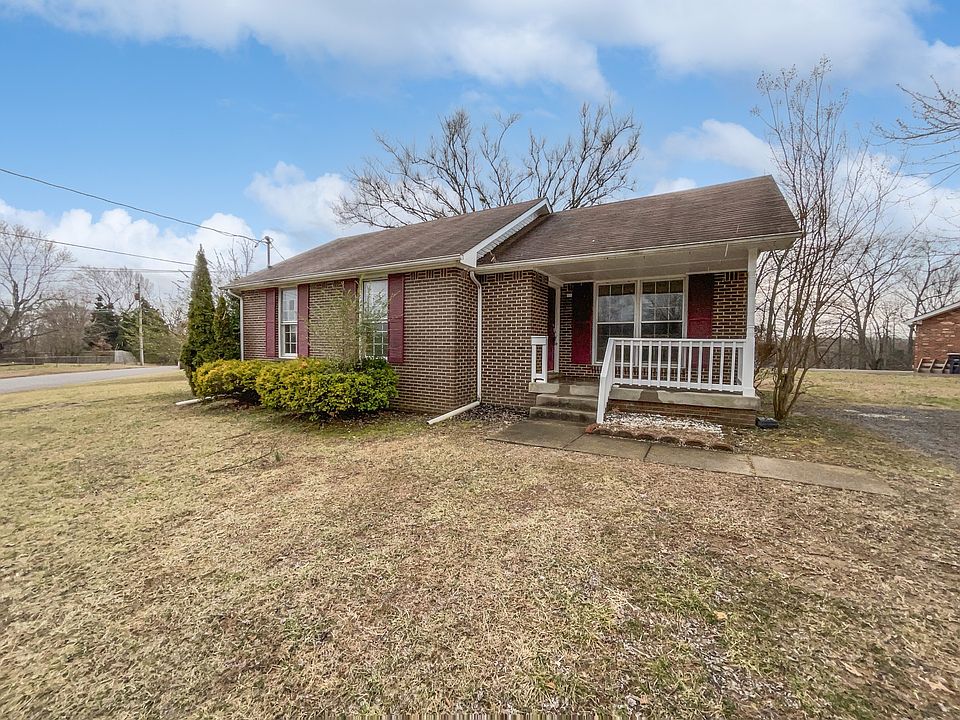 1st image of 620 Cayce Dr