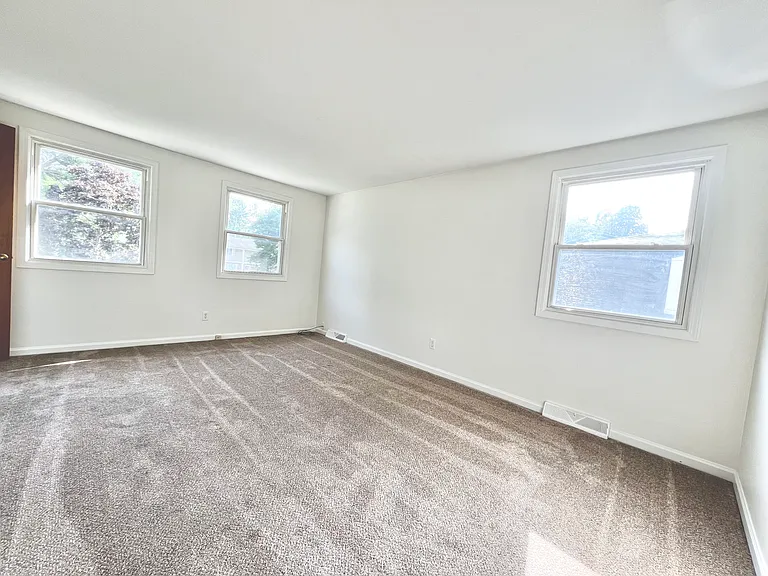 118 Pheasant Run Rd #1 — Photo 6