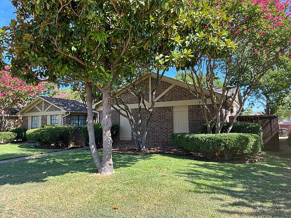 3rd image of 1217 Colmar Dr