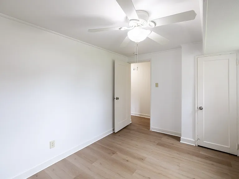 Tivoli Park Apartments — Photo 33