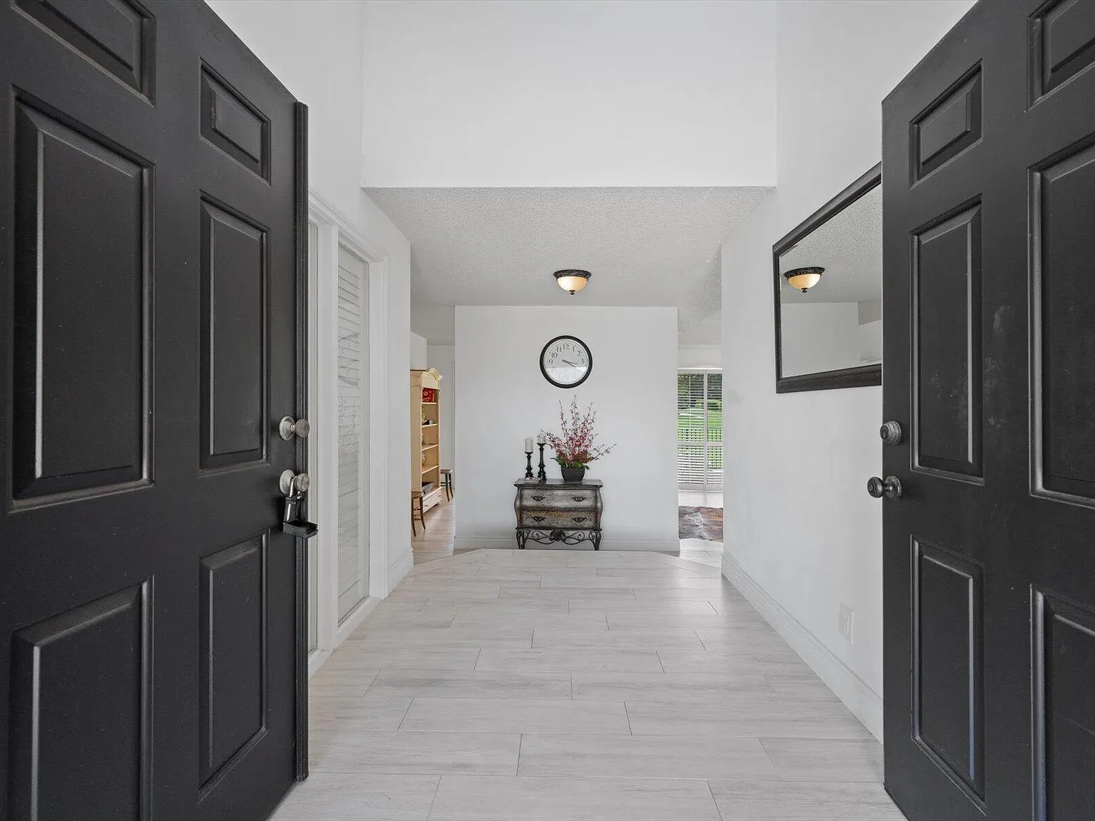 3 bed, 3.5 bath, 2098 sqft, $13,500 — Photo 4
