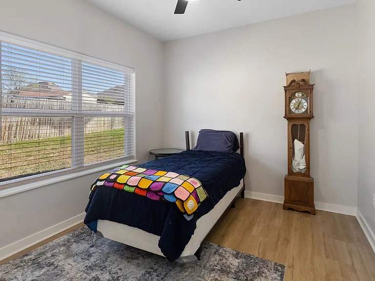 129 Winchester Pl — Photo 10