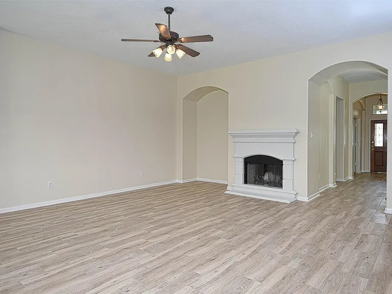 20826 Meadowhill Dr — Photo 13