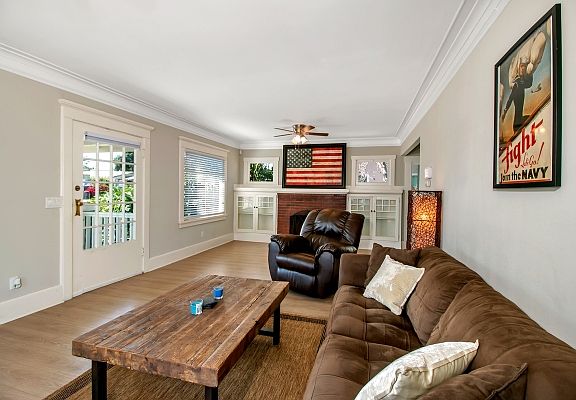 3rd image of 4107 37th St