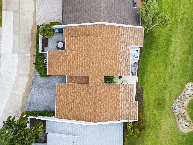 17235 Bay St — Photo 42