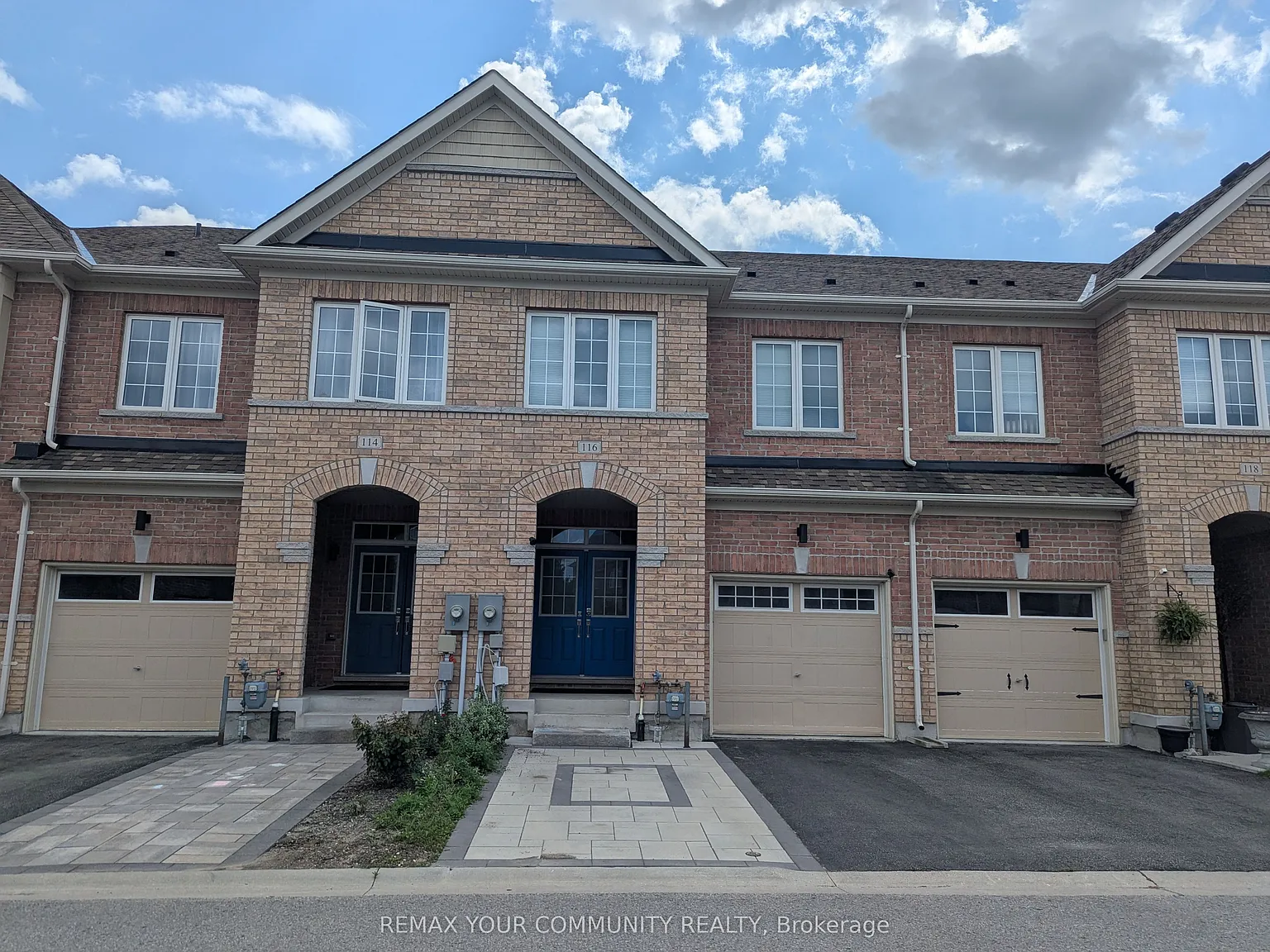 4 bed, $3,850 — Photo 1