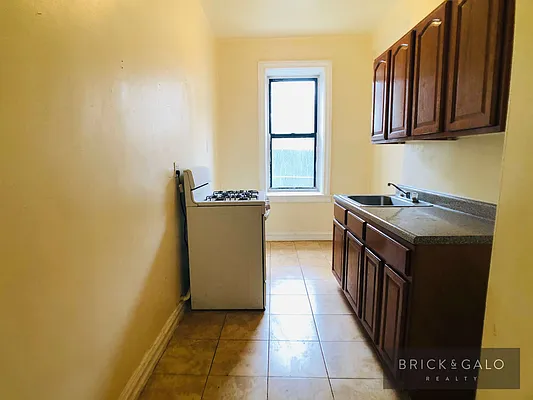 Rented by BRICK & GALO REALTY CORP | media 15
