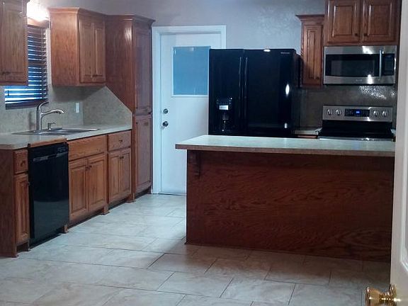 2nd image of 2807 W Boston Dr