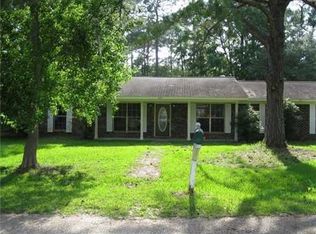 7421 Wallbrook St, Moss Point, MS 39563