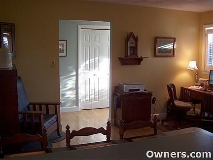 Kitchen.....other side
