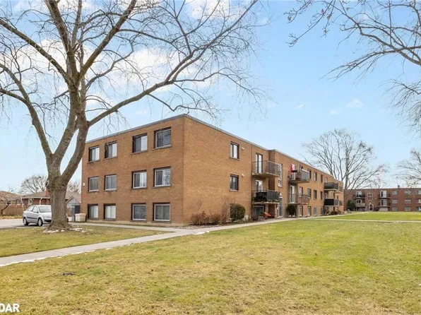 454 Carlton St #35, Saint Catharines, ON L2M 4X1