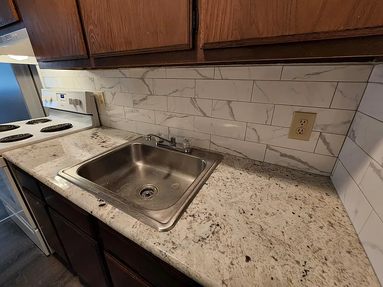 105 Herkimer St #19 — Photo 8