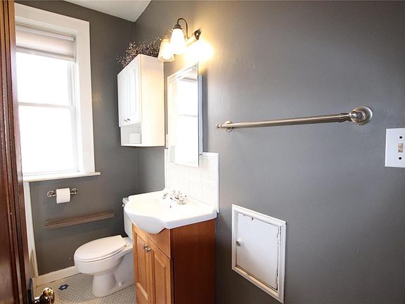 5th image of 5058 Winona Ave #A