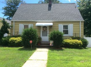 23 S 4th St, Fords, NJ 08863