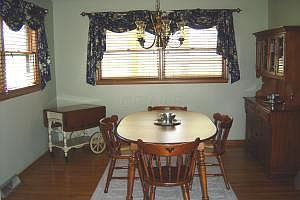 2nd image of 3021 Knoll Dr